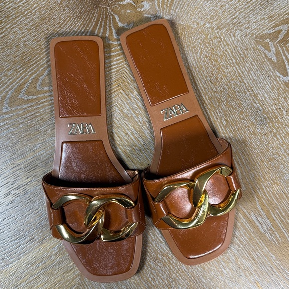 ZARA Brown Slides with Gold Chain Detail 40 - Picture 7 of 12
